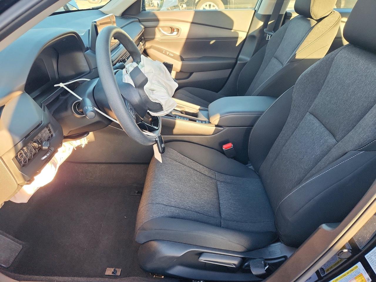 2025 HONDA ACCORD LX photo 13