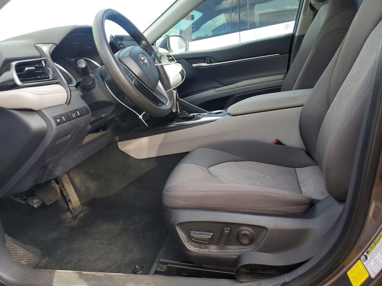 2023 TOYOTA CAMRY LE photo 7