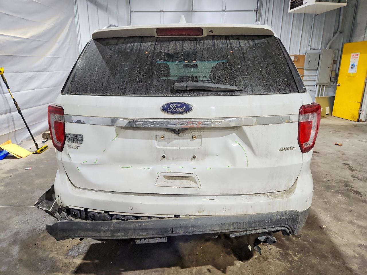 2016 FORD EXPLORER XLT photo 11