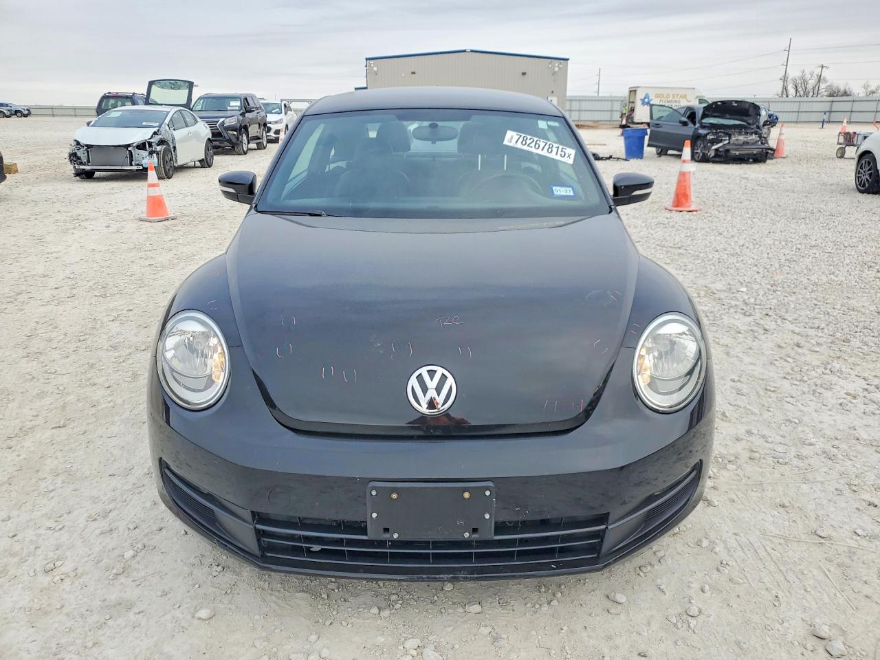 2013 VOLKSWAGEN BEETLE photo 9