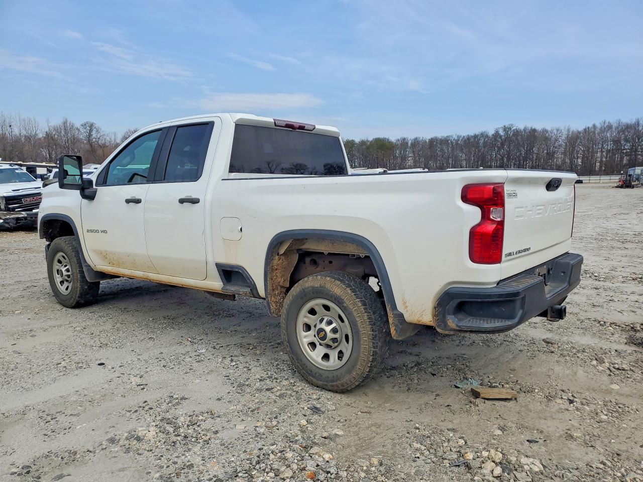 2023 CHEVROLET SILVERADO K2500 HEAVY DUTY photo 3