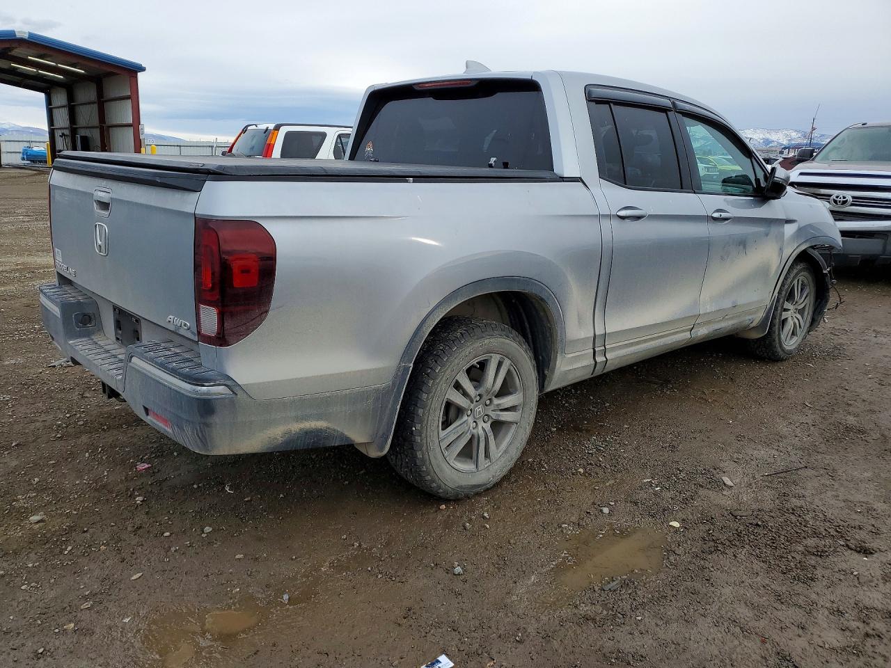 2019 HONDA RIDGELINE SPORT photo 3