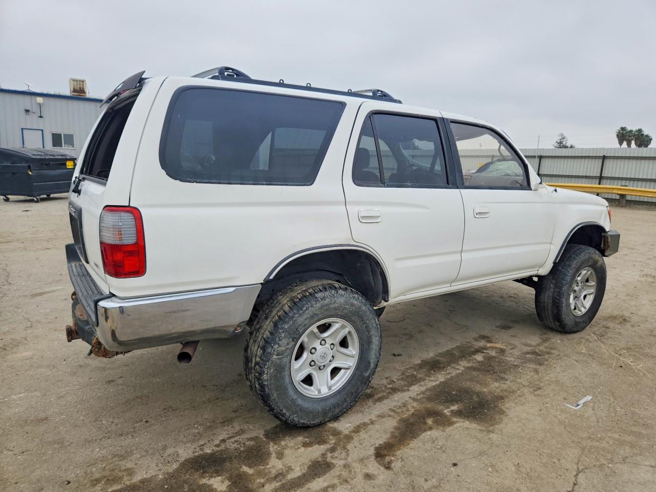 1997 TOYOTA 4RUNNER SR5 photo 5