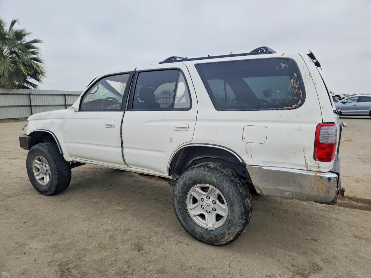 1997 TOYOTA 4RUNNER SR5 photo 3