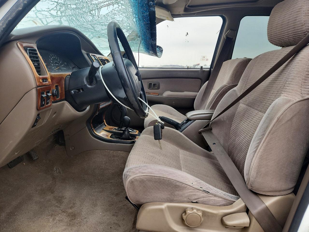 1997 TOYOTA 4RUNNER SR5 photo 13