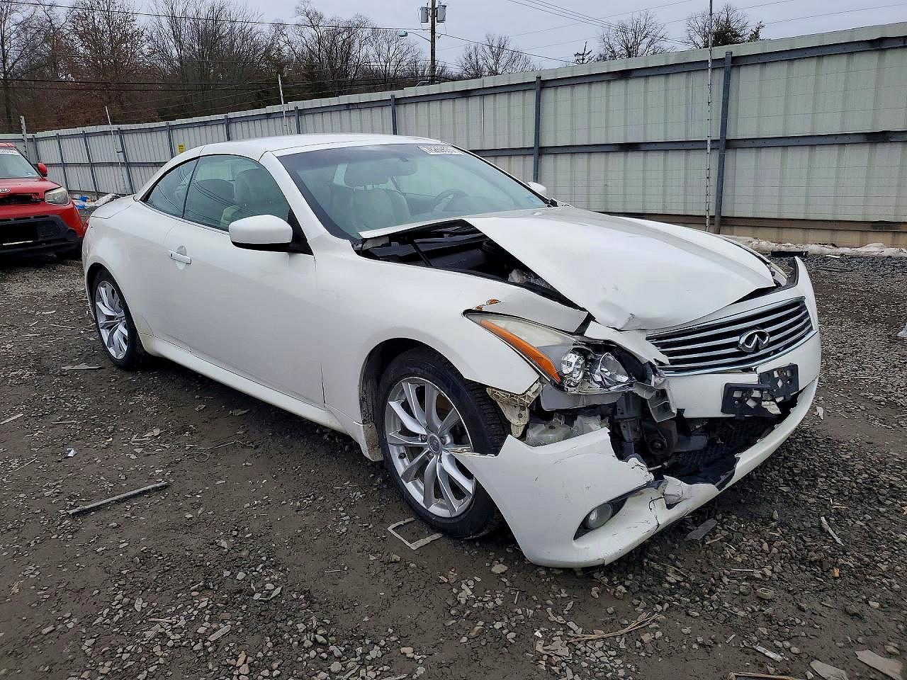 2012 INFINITI G37 photo 4