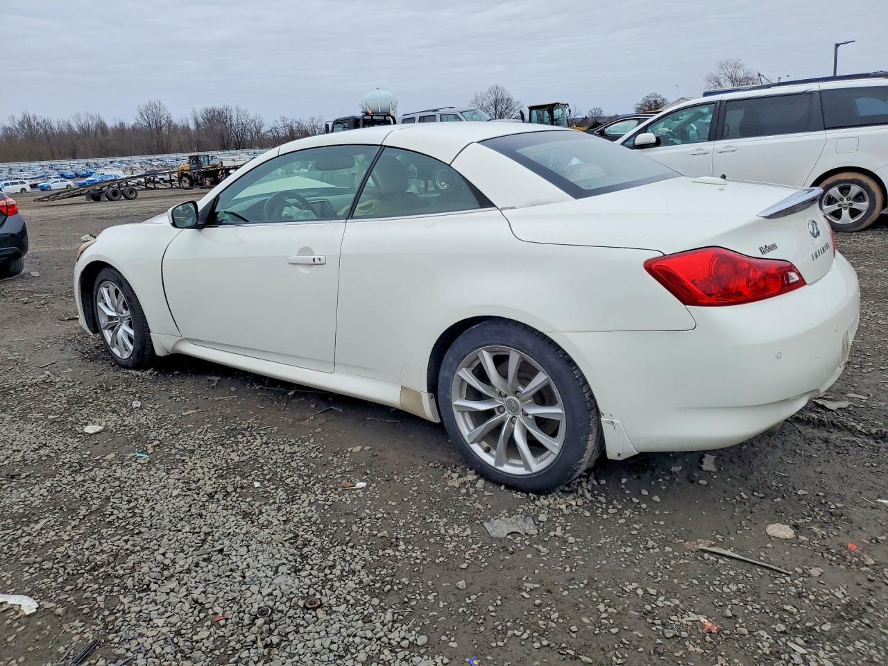 2012 INFINITI G37 photo 2