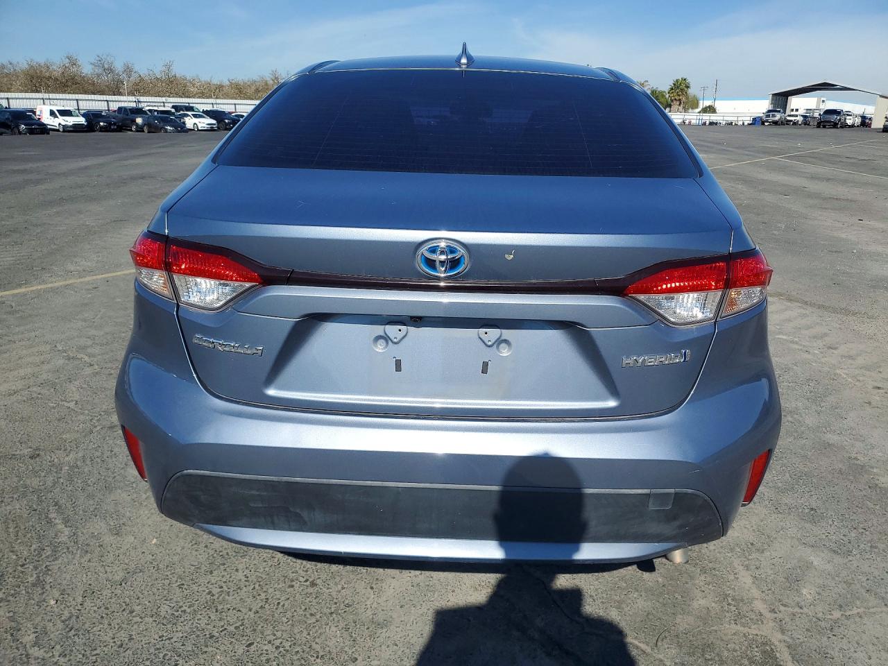 2021 TOYOTA COROLLA LE photo 6
