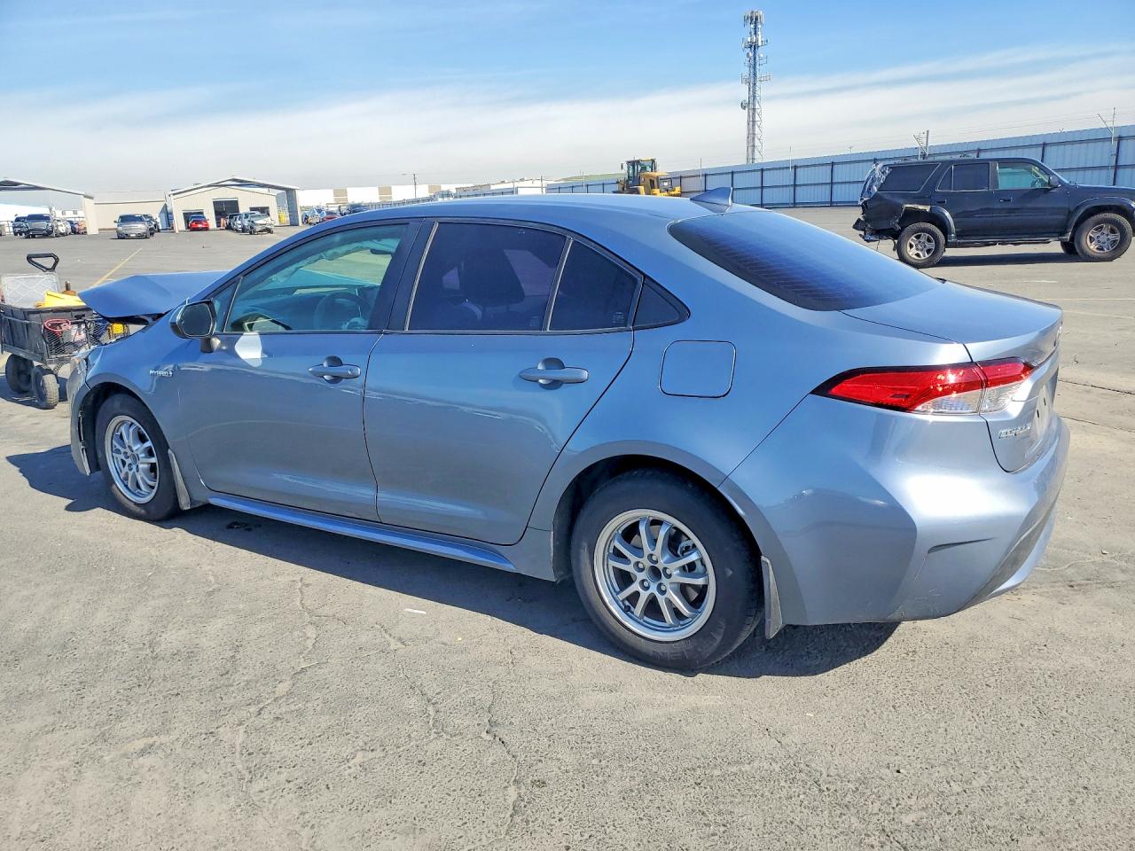 2021 TOYOTA COROLLA LE photo 2