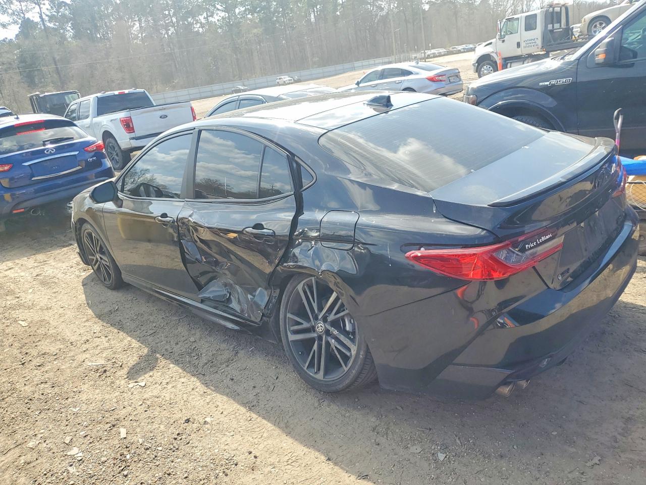 2025 TOYOTA CAMRY XSE photo 3