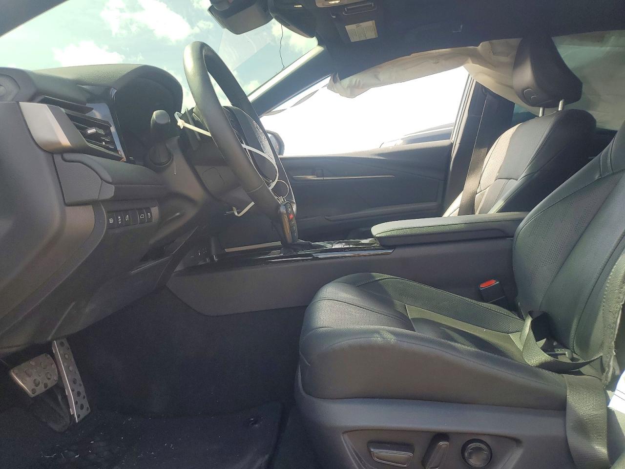 2025 TOYOTA CAMRY XSE photo 13