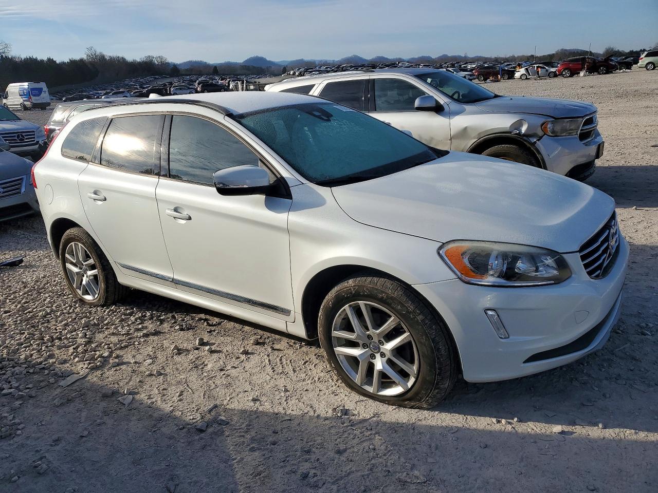 2017 VOLVO XC60 T5 photo 10