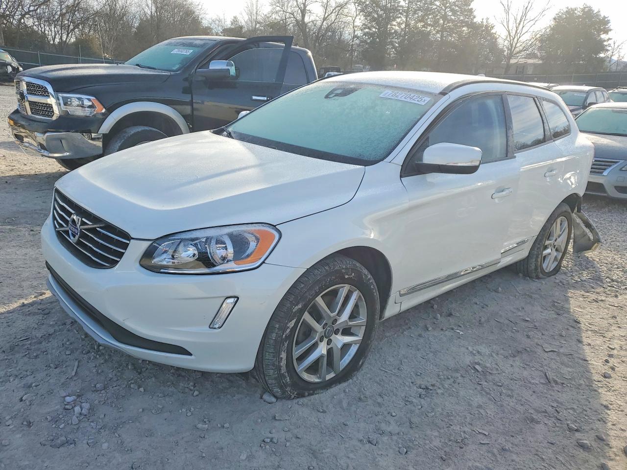2017 VOLVO XC60 T5 photo 2