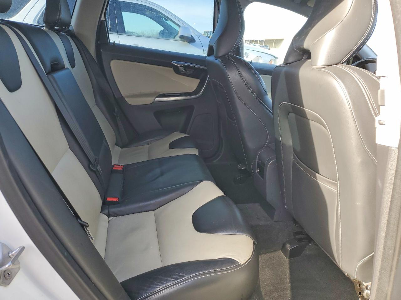 2017 VOLVO XC60 T5 photo 31