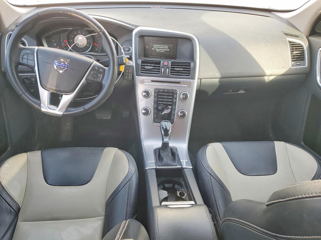 2017 VOLVO XC60 T5 photo 22