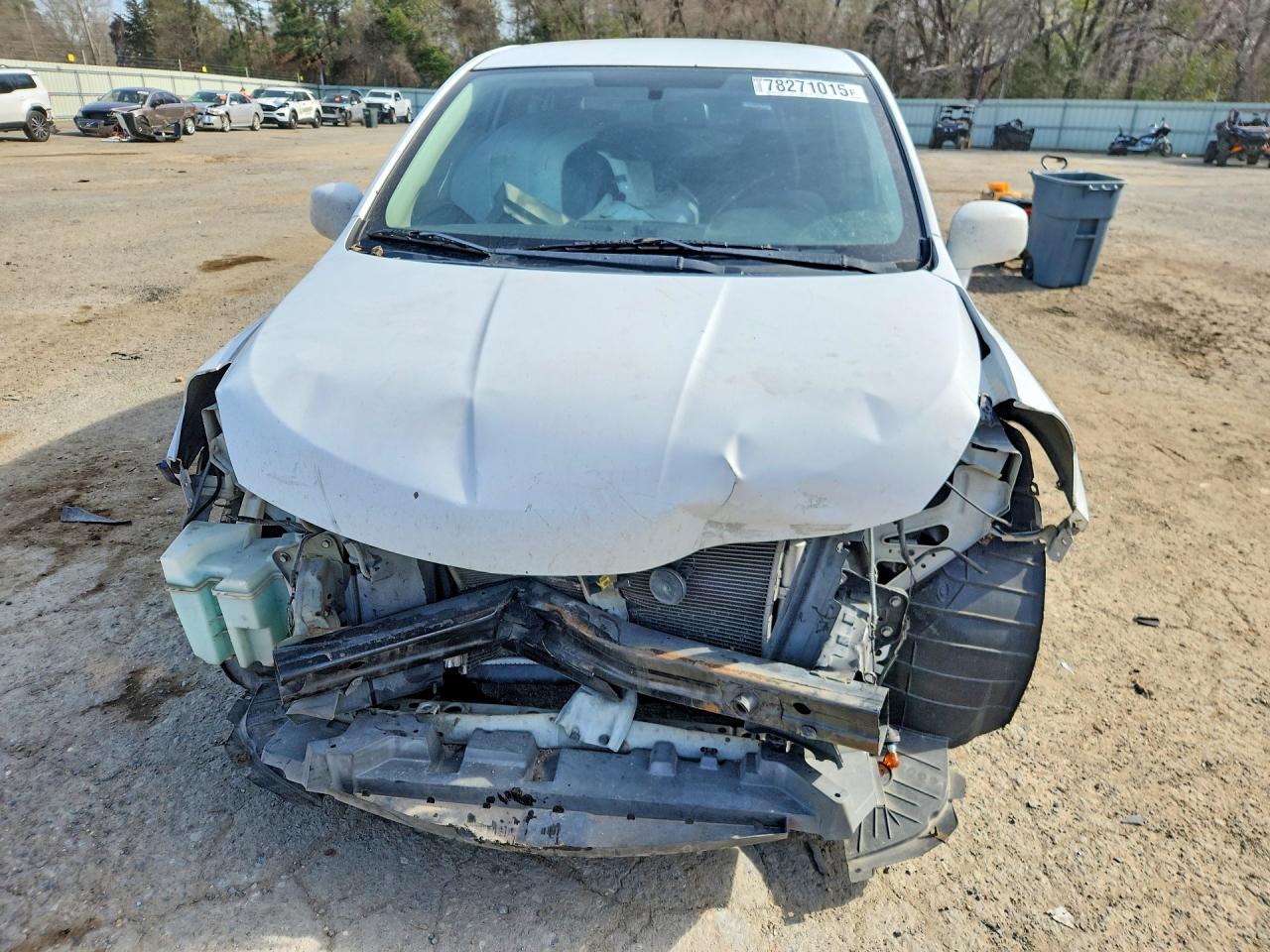2011 NISS VERSA S photo 5