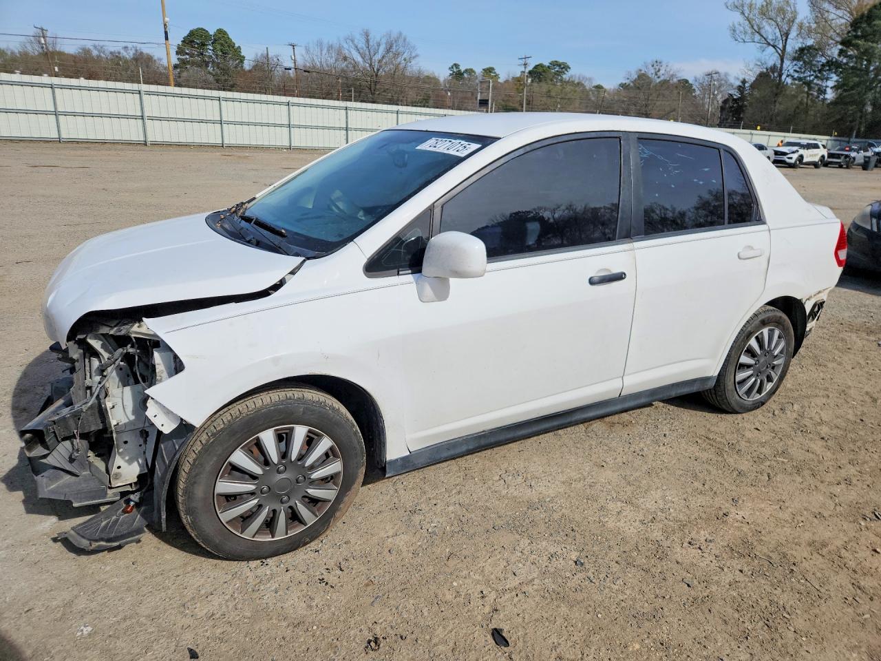 2011 NISSAN VERSA