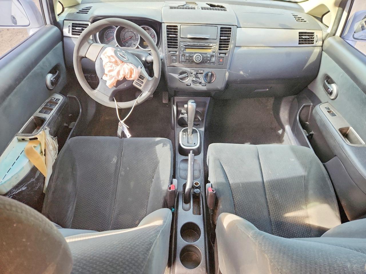 2011 NISS VERSA S photo 8