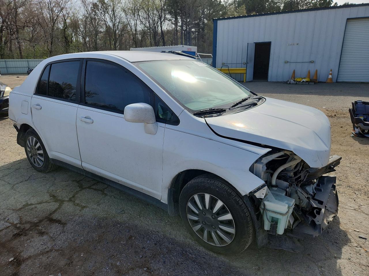 2011 NISS VERSA S photo 4