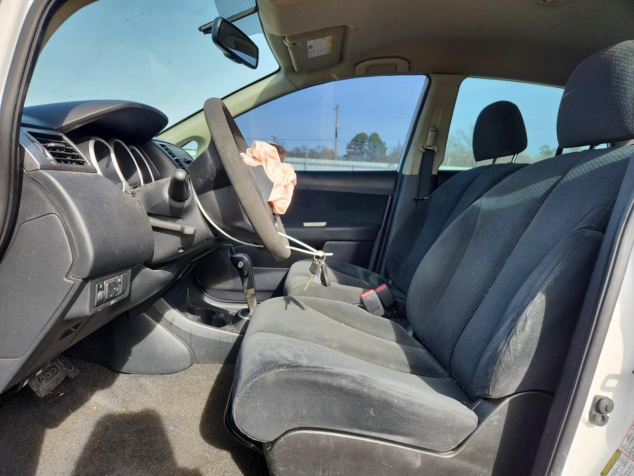 2011 NISS VERSA S photo 7