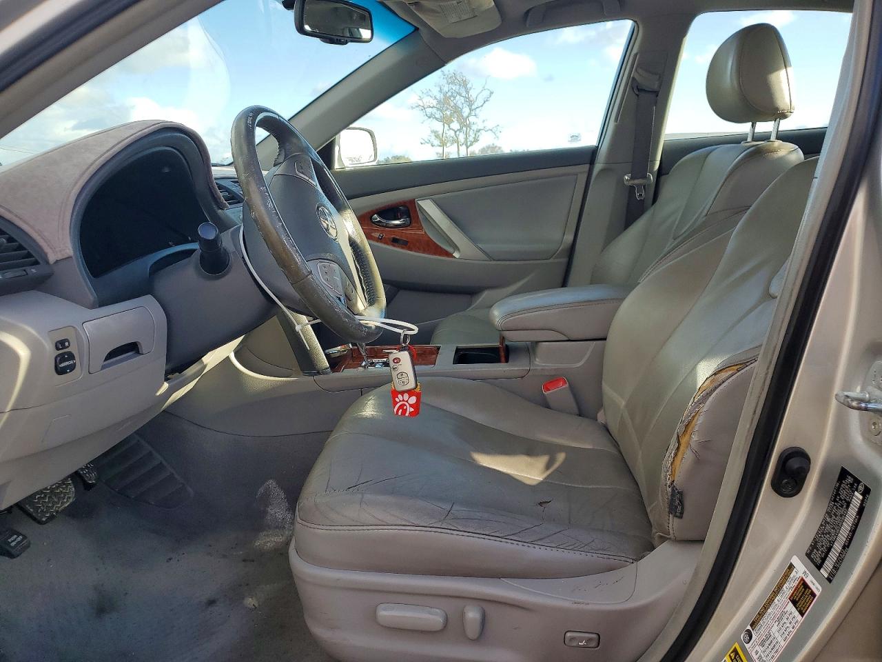 2009 TOYOTA CAMRY SE photo 7