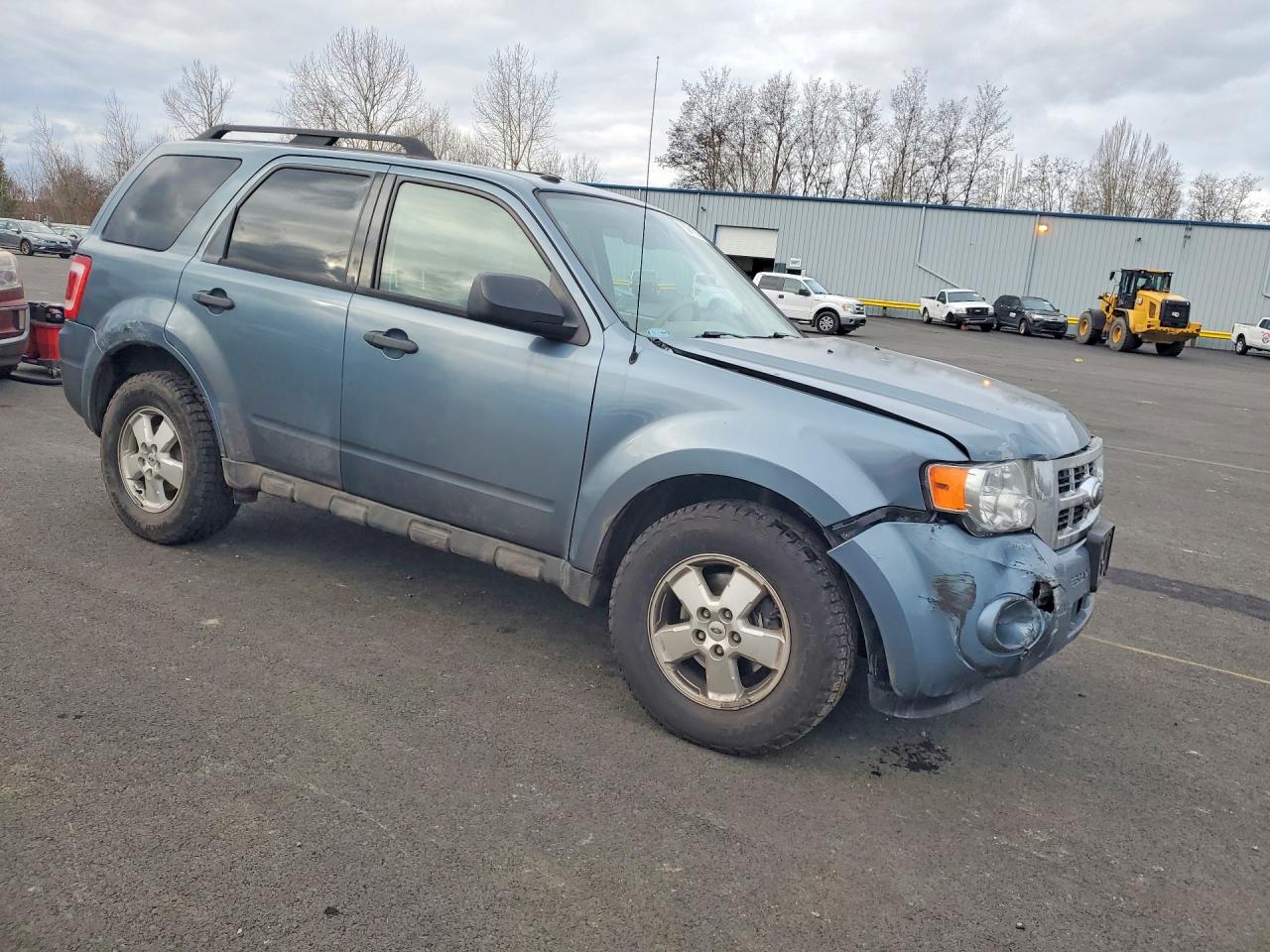 2011 FORD ESCAPE XLT photo 4
