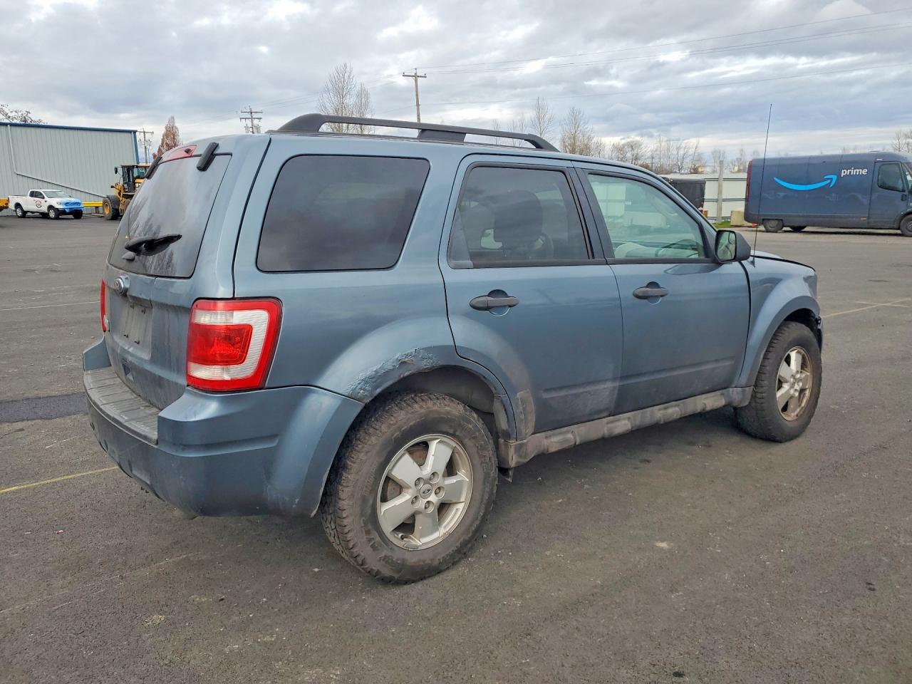 2011 FORD ESCAPE XLT photo 3