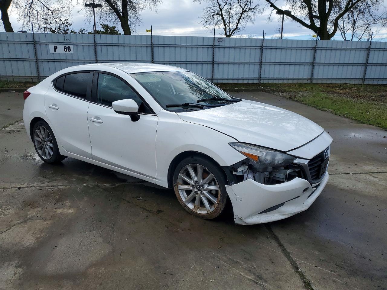 2017 MAZDA 3 TOURING photo 4