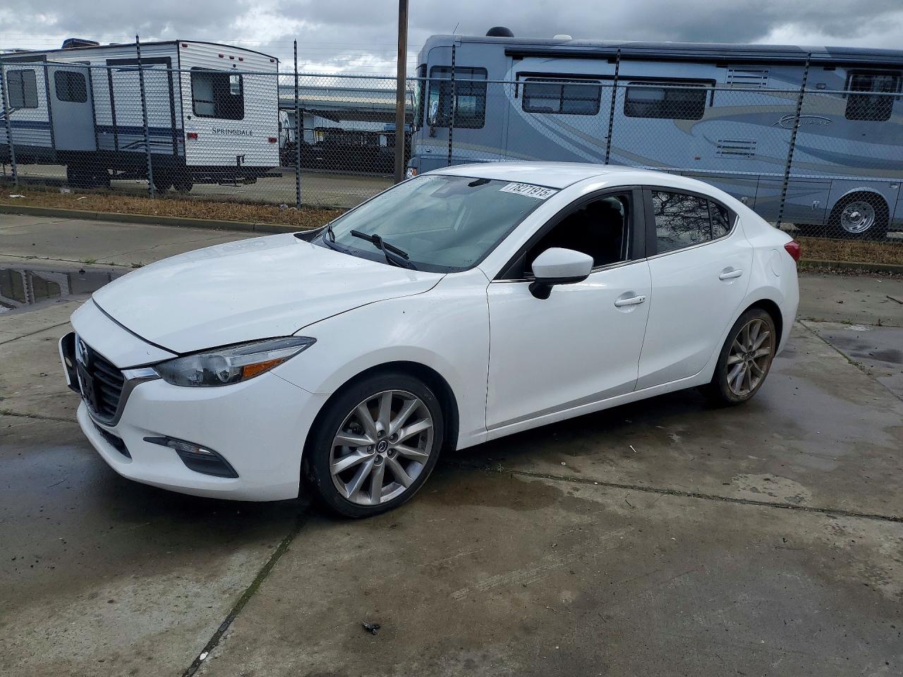 2017 MAZDA 3