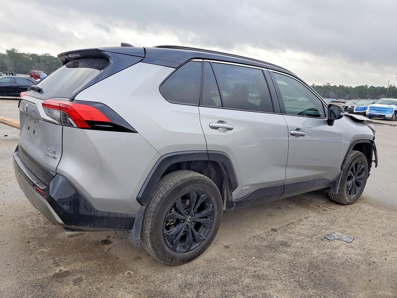 2024 TOYOTA RAV4 XSE photo 3