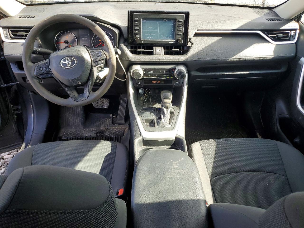 2021 TOYOTA RAV4 LE photo 22