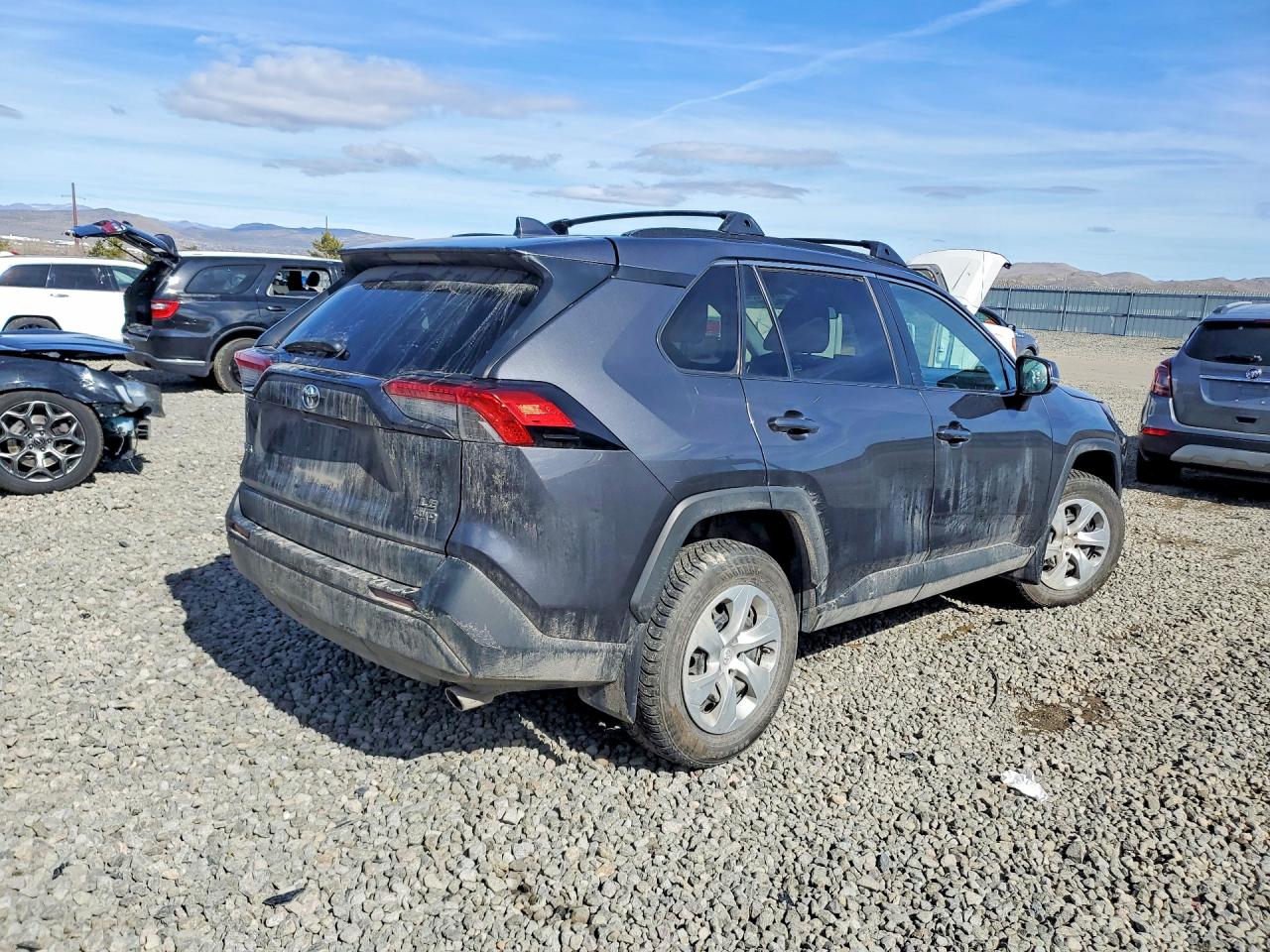 2021 TOYOTA RAV4 LE photo 7