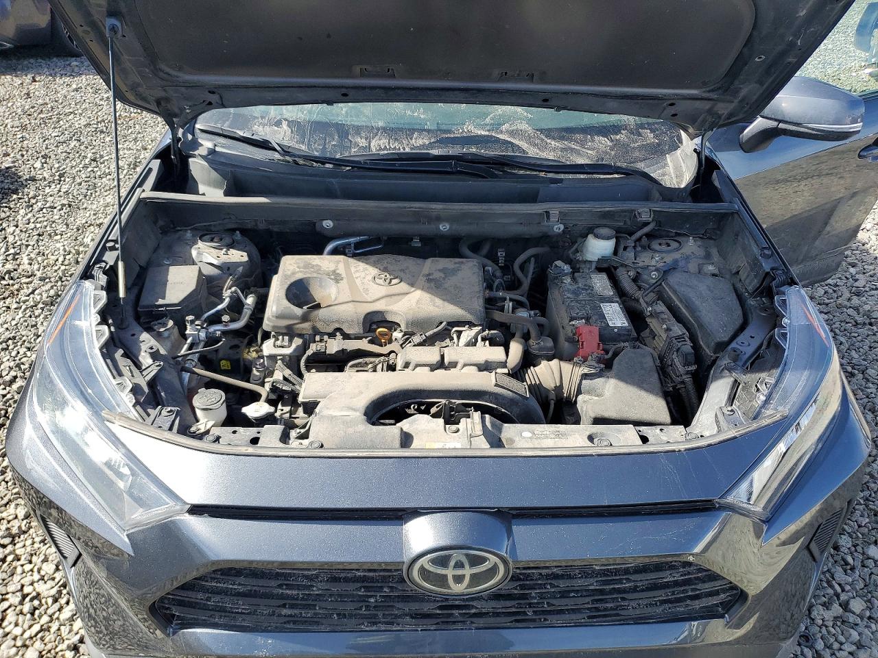 2021 TOYOTA RAV4 LE photo 34