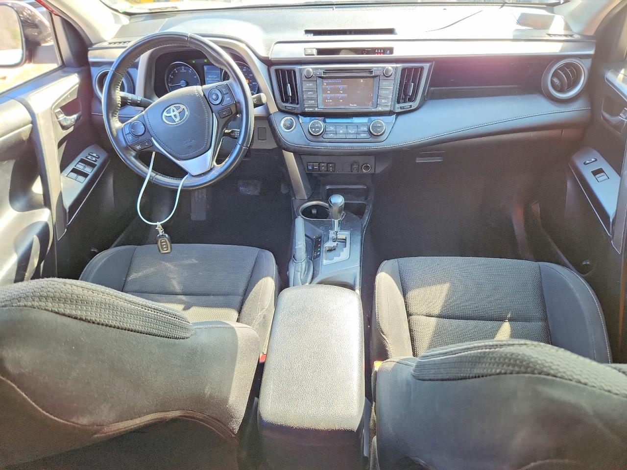 2018 TOYOTA RAV4 XLE photo 8