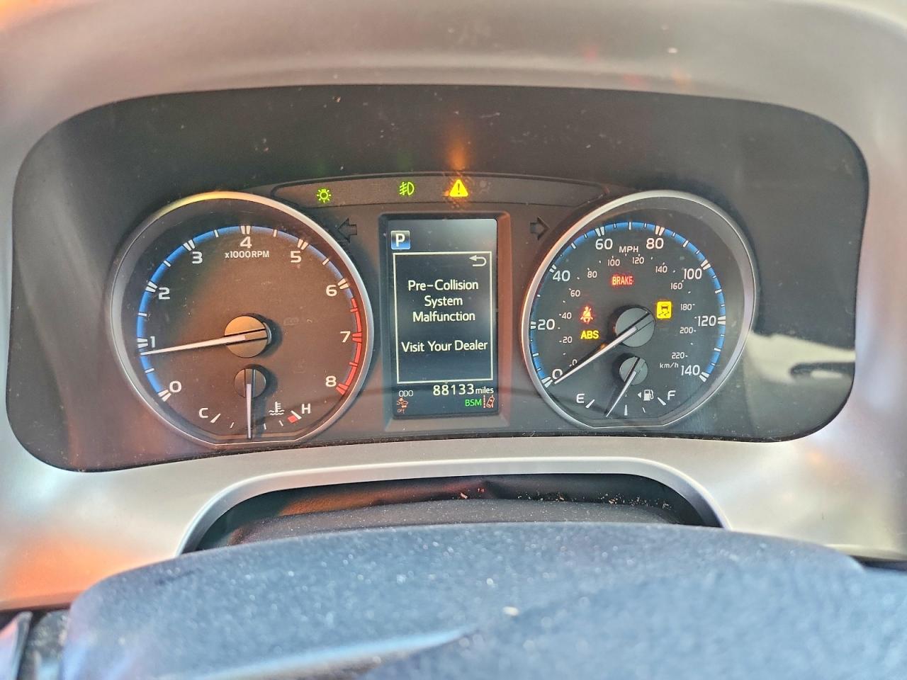 2018 TOYOTA RAV4 XLE photo 9
