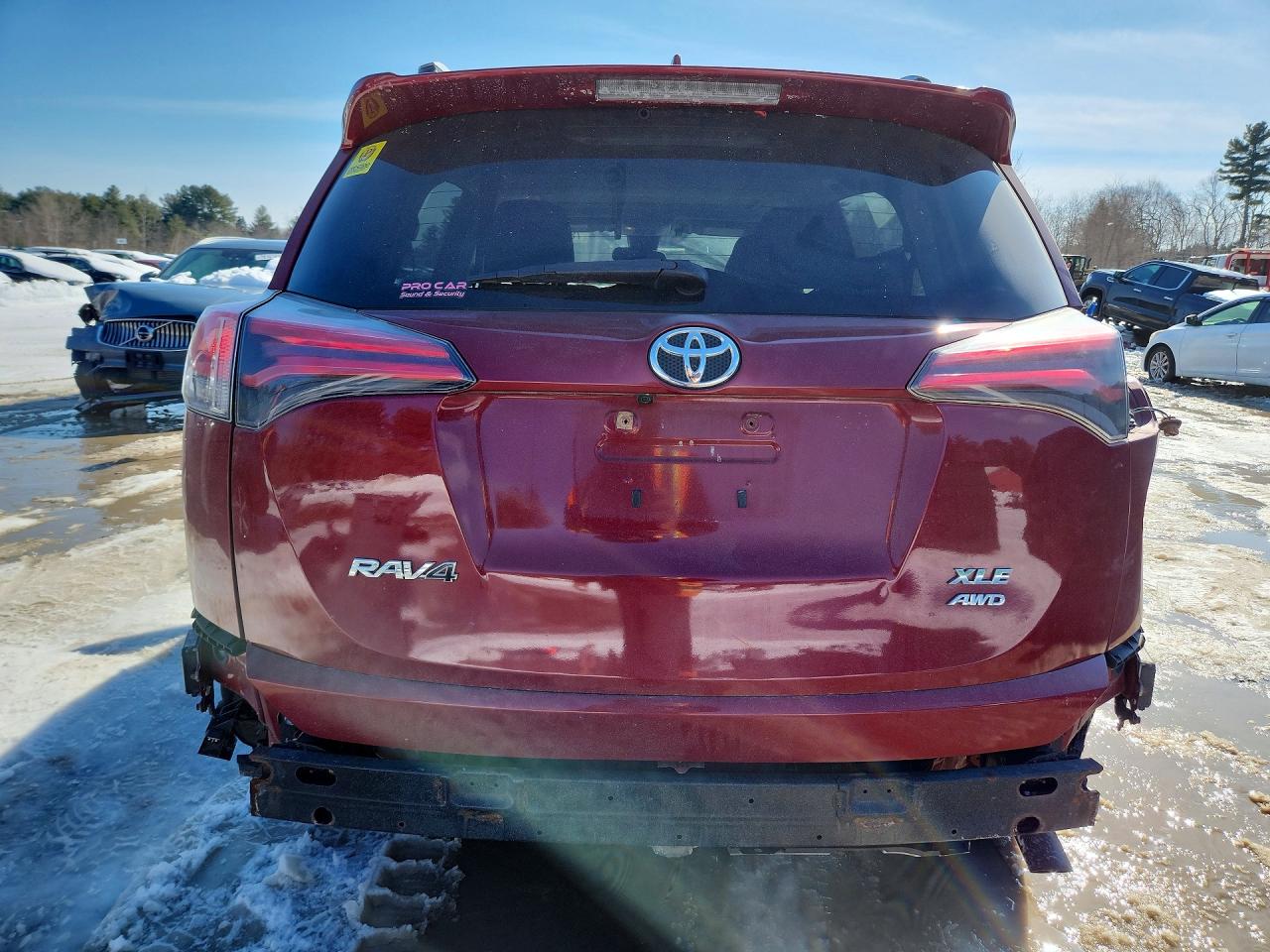 2018 TOYOTA RAV4 XLE photo 6
