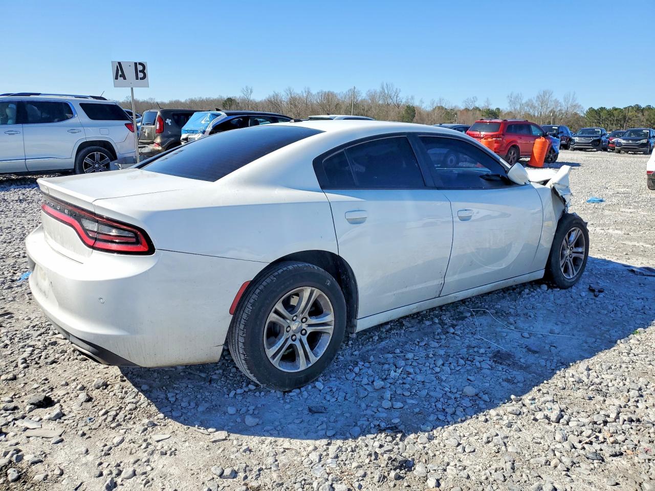 2020 DODGE CHARGER SXT photo 5