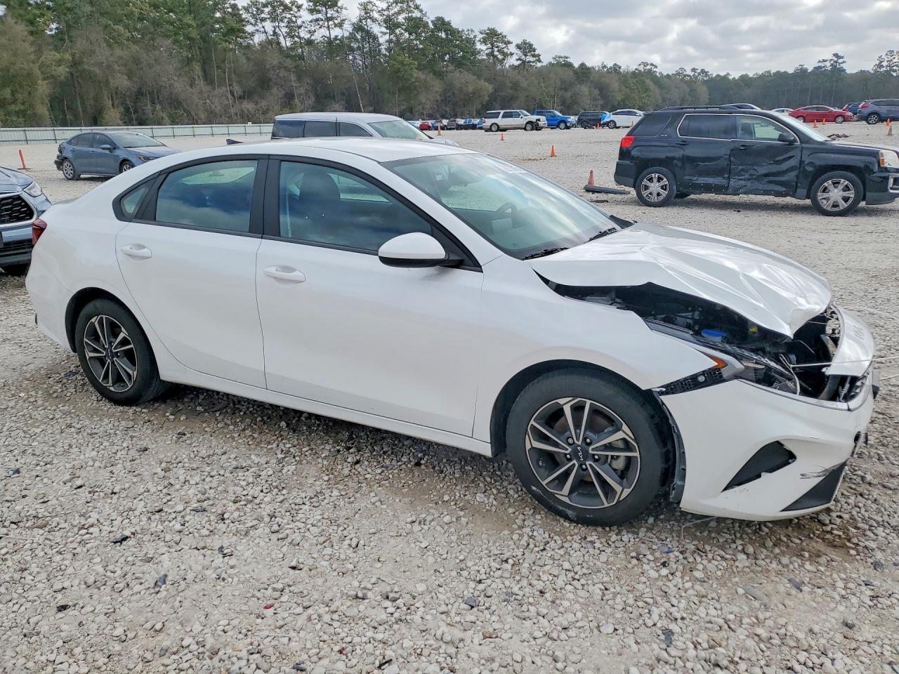 2024 KIA FORTE LXS photo 10