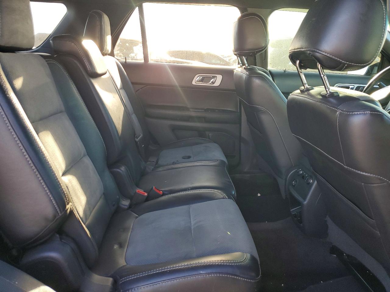 2015 FORD EXPLORER photo 21