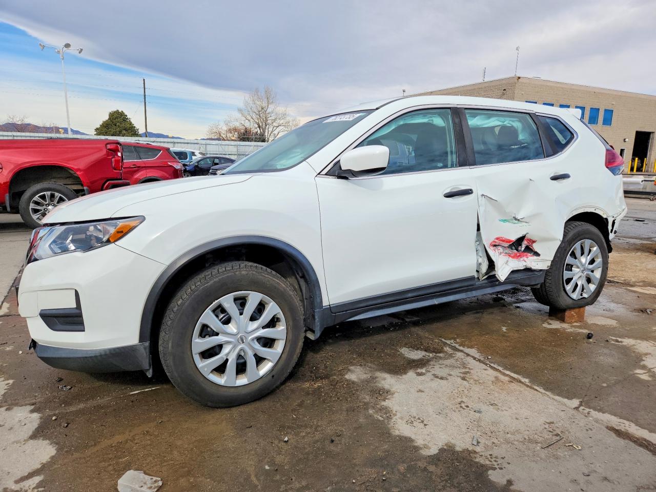 2017 NISSAN ROGUE