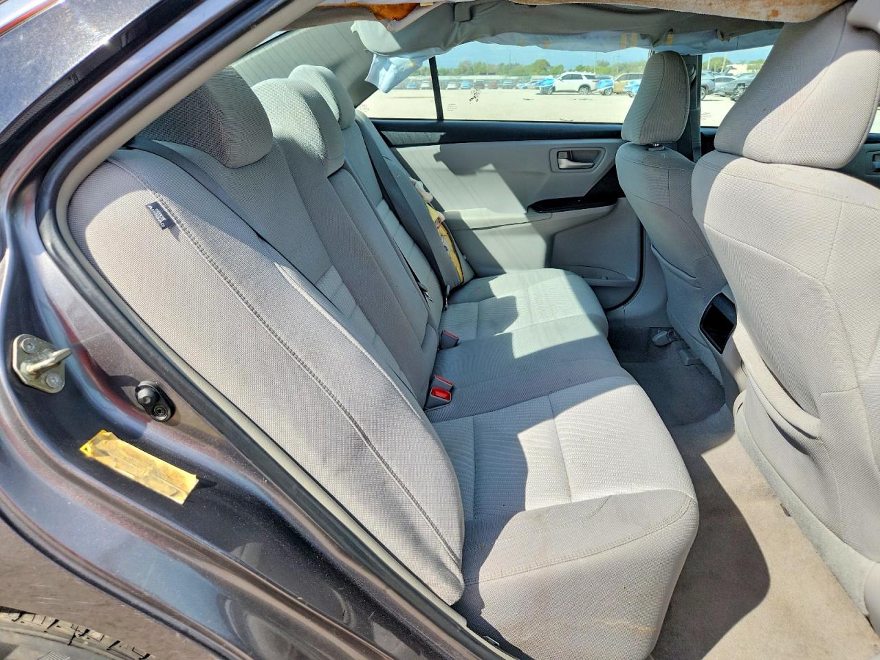 2016 TOYOTA CAMRY LE photo 19
