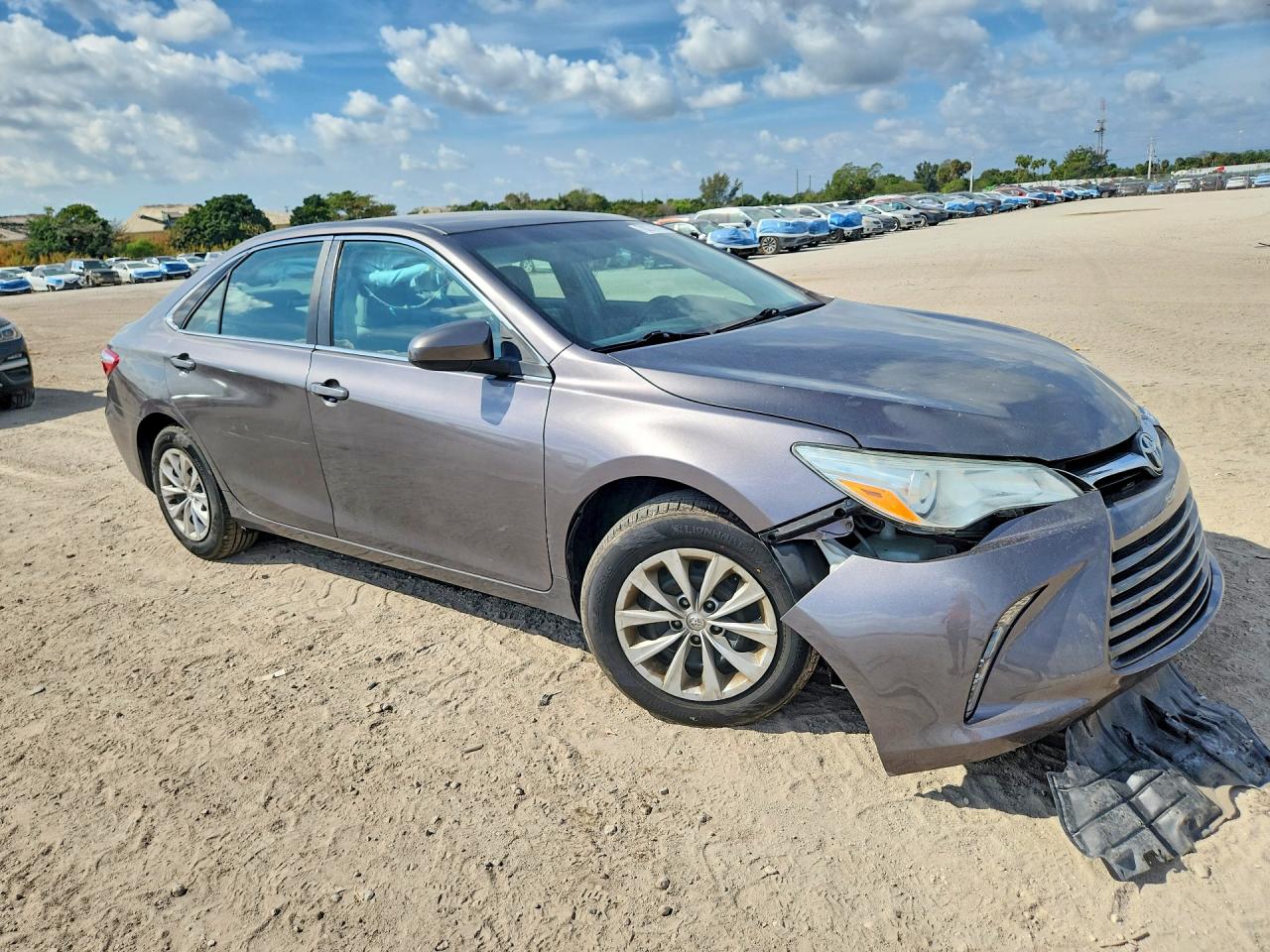 2016 TOYOTA CAMRY LE photo 7