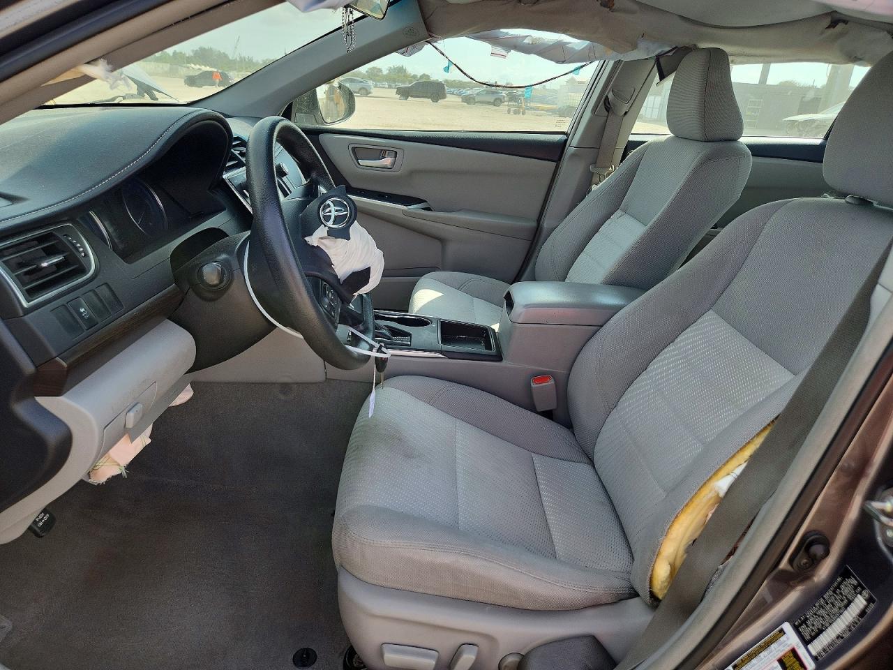 2016 TOYOTA CAMRY LE photo 13