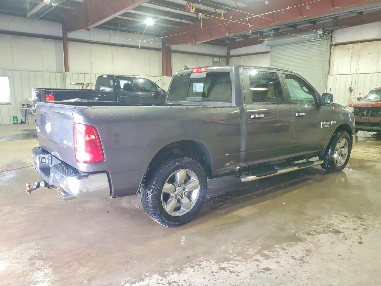 2017 RAM 1500 SLT photo 5