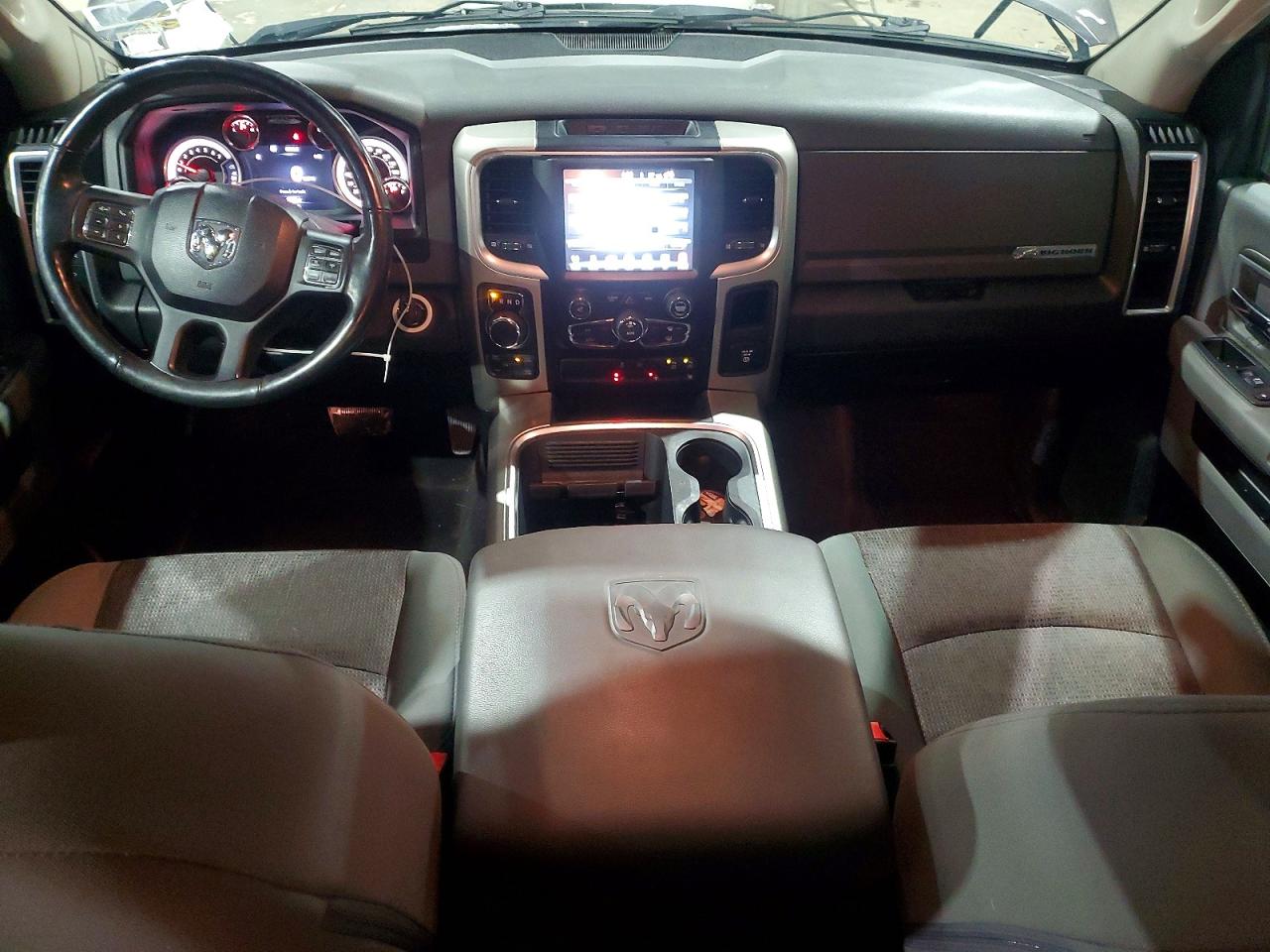 2017 RAM 1500 SLT photo 15