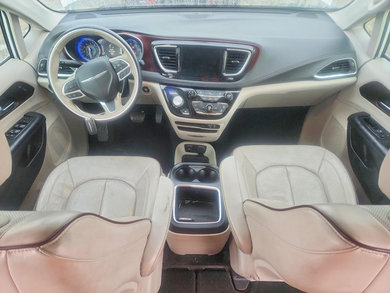 2019 CHRYSLER PACIFICA LIMITED photo 8