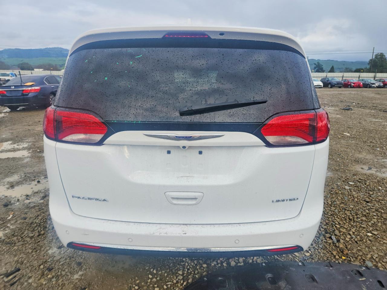 2019 CHRYSLER PACIFICA LIMITED photo 6