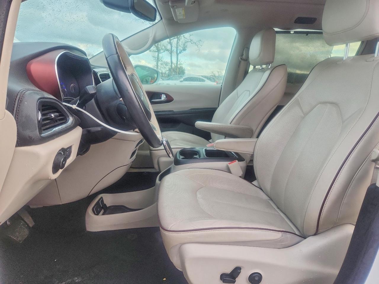 2019 CHRYSLER PACIFICA LIMITED photo 7