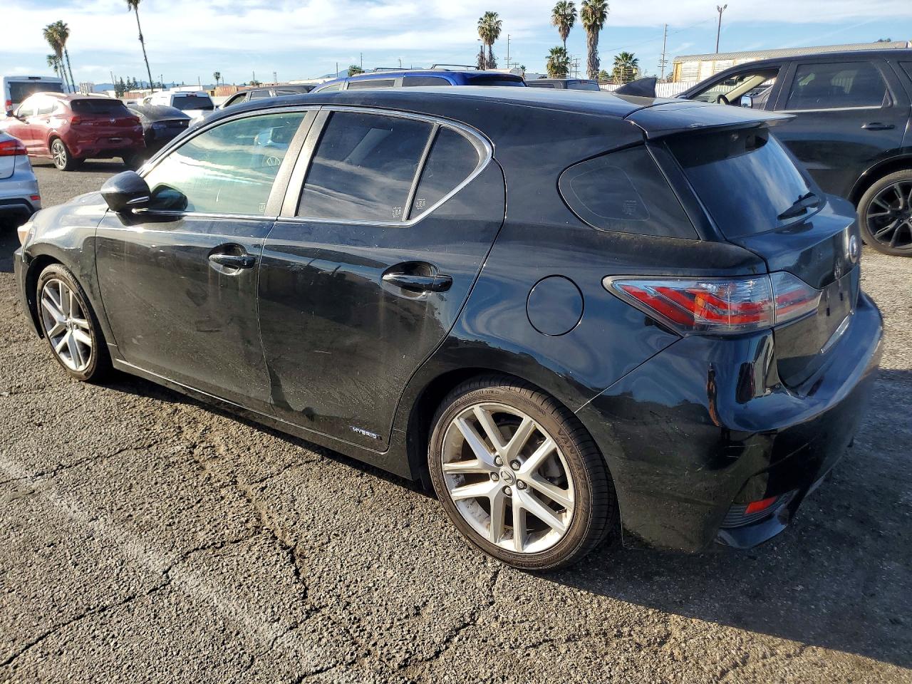 2014 LEXUS CT 200 photo 3