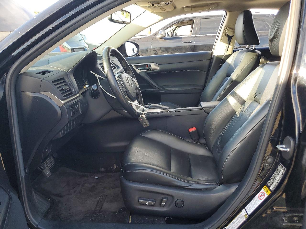 2014 LEXUS CT 200 photo 13